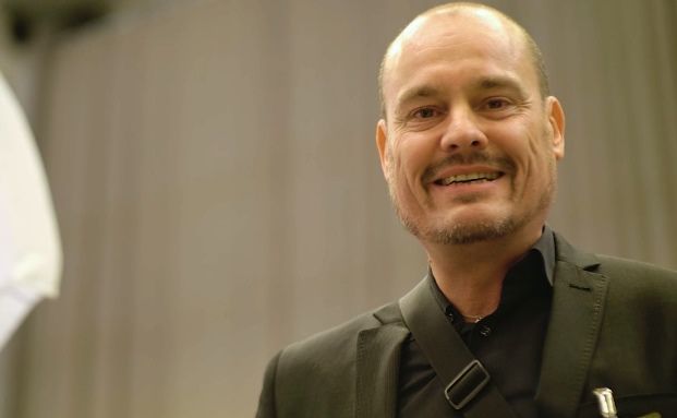 Hans Steup ist Betreiber des Portals Versicherungskarrieren und hilft Betrieben dabei, Fachkräfte zu gewinnen.