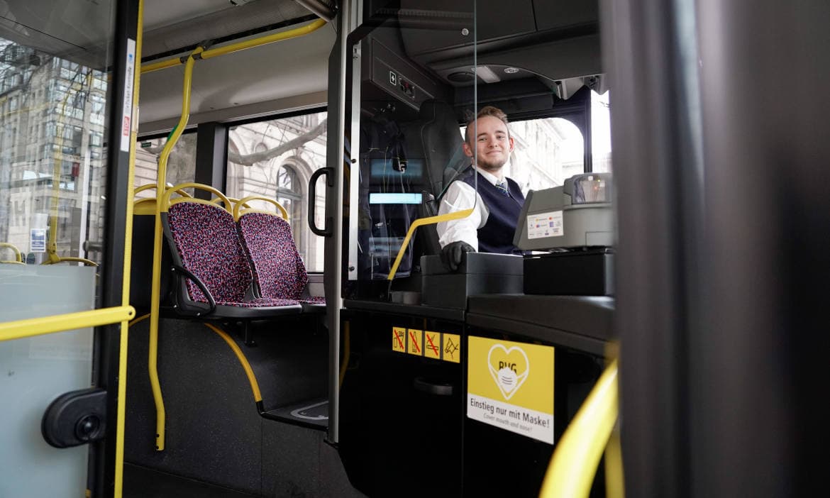 Busfahrer bei der BVG Berliner Verkehrsbetriebe: „Gerade jene Berufe, die unsere Gesellschaft zusammenhalten, fallen durchs Raster“