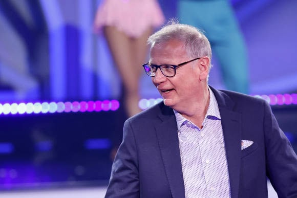 Günther Jauch im Studio der TV-Produktion "Let's dance": Jauch wirbt aktuell für die Allianz (Foto: picture alliance / Panama Pictures | Christoph Hardt)