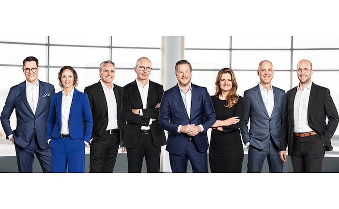 Das neue Vorstandsteam der Barmenia Gothaer: Thomas Bischof, Alina vom Bruck, Frank Lamsfuß, Andreas Eurich, Oliver Schoeller, Sylvia Eichelberg, Harald Epple und Christian Ritz (von links)