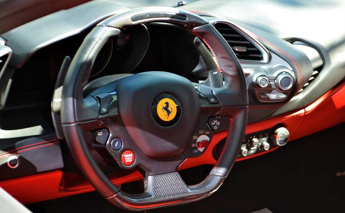 Ansicht eines Ferraris: Ein Emoji hat einen Streit vor Gericht ausgelöst beim Kauf eines Ferraris.