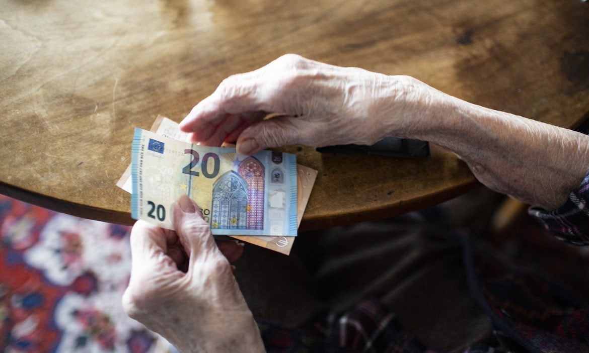 Nur wenig Geld im Portemonnaie: Insbesondere Frauen müssen im Alter mit einer großen Rentenlücke rechnen.