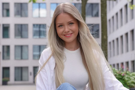 Finfluencerin Celine Nadolny: „Frauen sind oft sogar die besseren Investorinnen, weil sie vorsichtiger, weniger selbstüberschätzt und langfristig orientiert handeln“. Copyright: Celine Nadolny