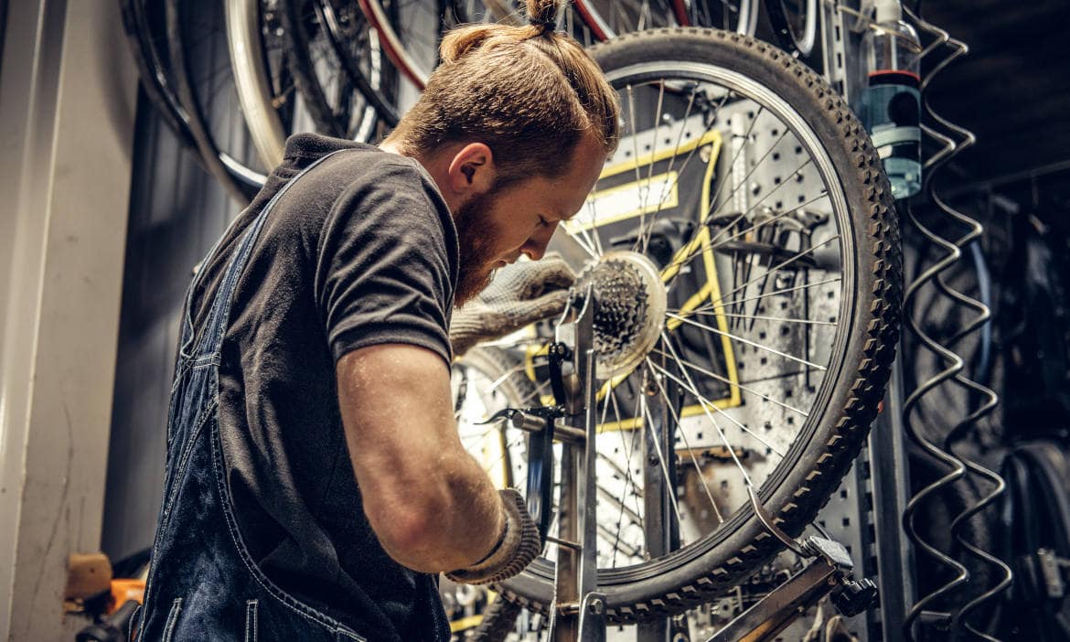 Zeit für den neuen Zahnkranz? Viele Fahrradversicherungen decken auch Schäden durch Verschleiß ab