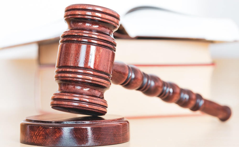 Urteil gefällt, aber noch nicht rechtskräftig: Assekuradeur darf sich nicht als Versicherung bezeichnen