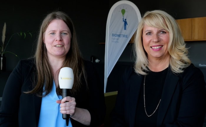 Eva-Maria Donzelli von der Continentalen im Gespräch mit Pfefferminzia-Chefredakteurin Karen Schmidt.