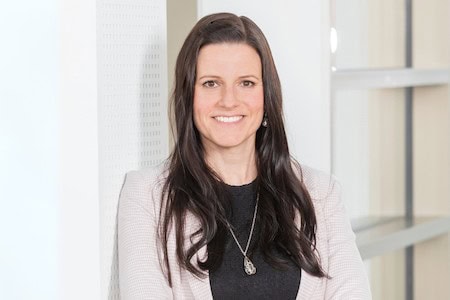 Celine Carstensen-Opitz, Mitglied der Vorstände der Volkswohl Bund Versicherungen: „Lasst Euch vom Profi beraten und macht Euch das Kümmern um Gelddinge zur guten Gewohnheit!“ Copyright: Volkswohl Bund Versicherungen