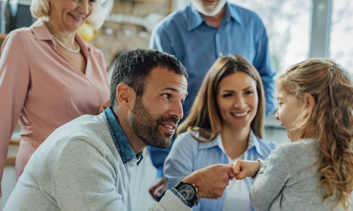 Familie mit drei Generationen: Lebensversicherungen sind seit Jahrzehnten fester Bestandteil der Altersvorsorge der Deutschen.