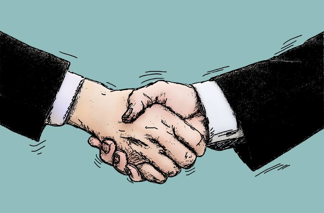 Vertrag geschlossen: Ein Großteil der Makler bindet sich an Maklerpools oder -verbünde