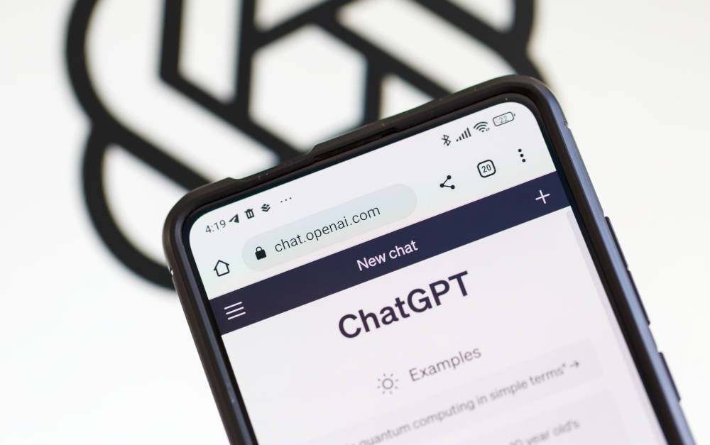 ChatGPT aufs Handy: Über ein Drittel der Finanzanlagen- und Versicherungsvermittler nutzen generative KI