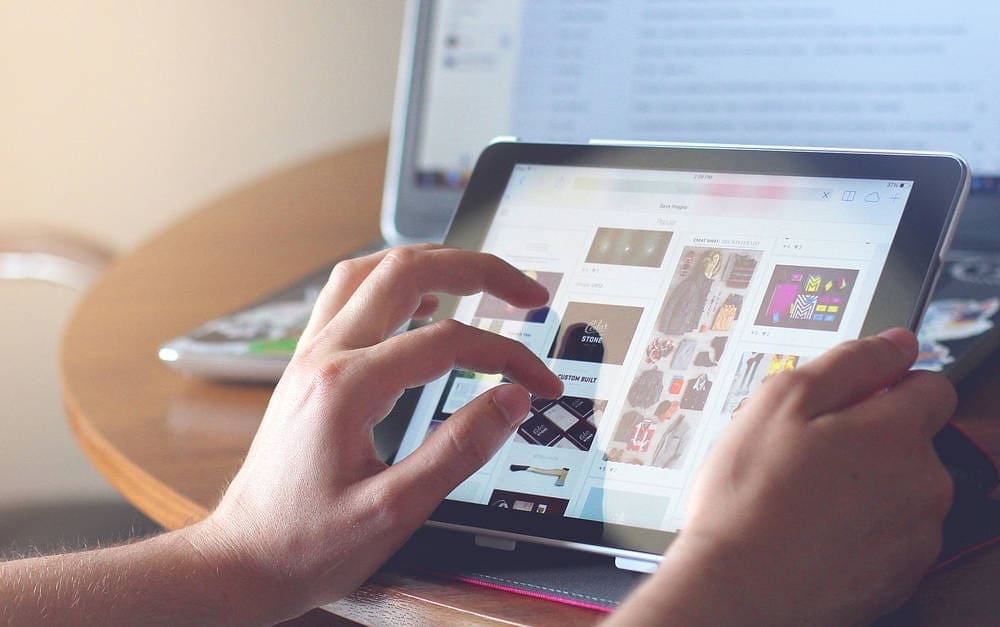 Online einkaufen? Selbstverständlich. Nur bei Versicherungspolicen gibt es noch einige Vorbehalte