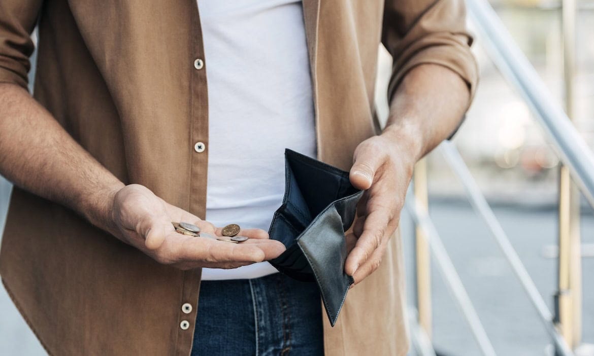 Geldbörse leer? Gut ein Drittel der Deutschen machen sich Sorgen ums Geld.