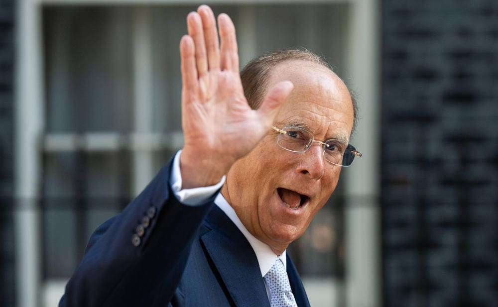 Grüße von ganz oben: Larry Fink ist Gründer und Chef des größten Vermögensverwalters (und ETF-Hauses) der Welt, Blackrock