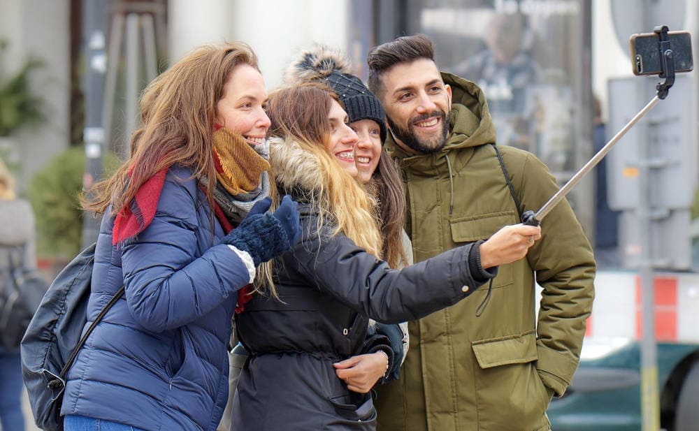 Menschen in den Zwanzigern: Renditechancen rücken in der Altersvorsorge nach vorn